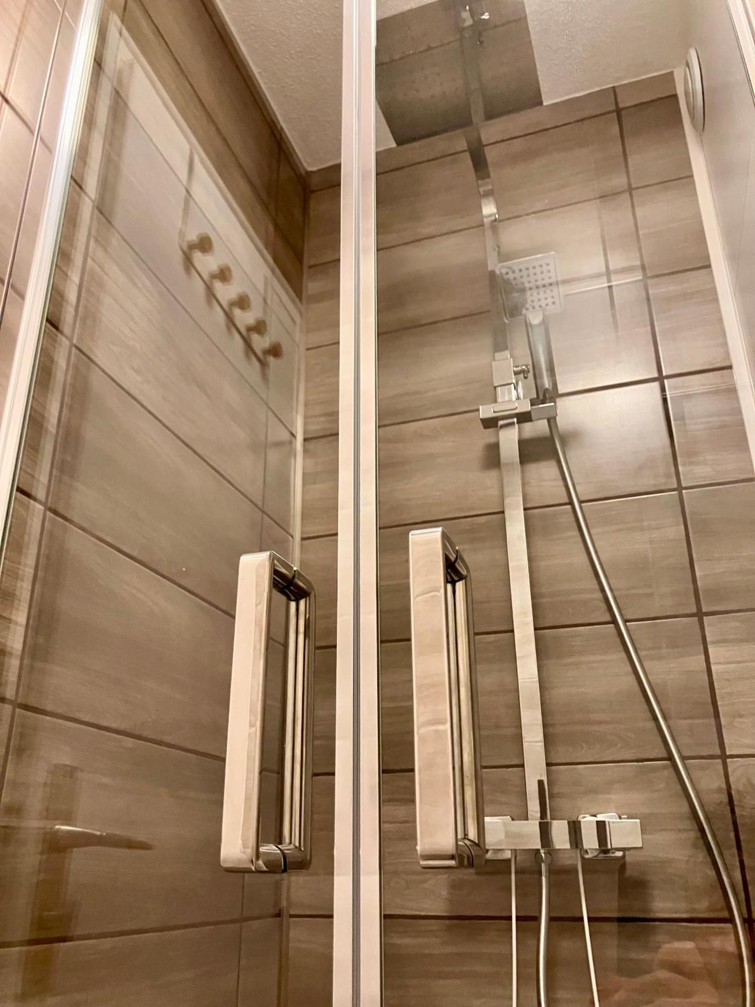 T2 Miami Apartment *